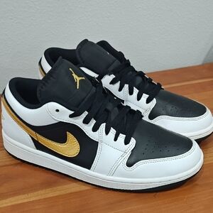 Jordan 1 Low 'White Black Metallic Gold Swoosh'